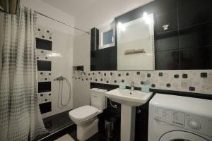 Ένα μπάνιο στο Emeralds-Kalamaki Andriana home