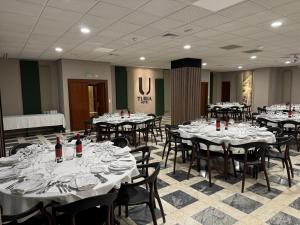 Reštaurácia alebo iné gastronomické zariadenie v ubytovaní Turia Valencia