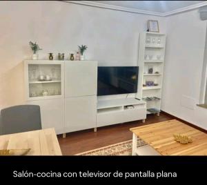 オビエドにあるPiso nuevo Centro Doctor Casalのギャラリーの写真 +13枚の写真