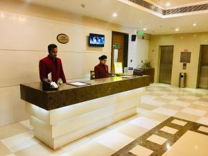 Hometel Chandigarh的员工