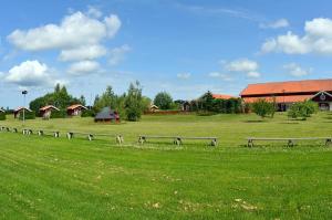 Taman di luar Åbyggeby Landsbygdscenter