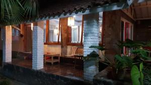 Φωτογραφία από το άλμπουμ του Hotel Alamanda σε Cipanas +6 φωτογραφίες