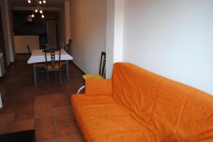 A seating area at Apartamentos Moravella