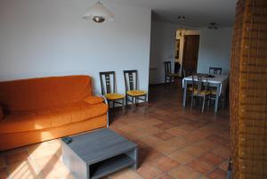 A seating area at Apartamentos Moravella