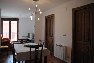 A seating area at Apartamentos Moravella