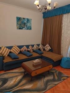A seating area at بورتو مارينا الساحل الشمالي