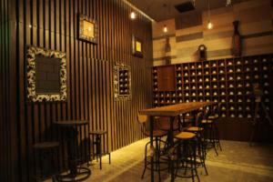 A restaurant or other place to eat at James Joyce Coffetel·Xinzhou Heping Road