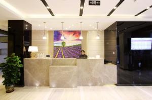 Fuajee või vastuvõtt majutusasutuses Lavande Hotels·Qingdao Wusi Square