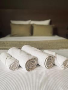 Postel nebo postele na pokoji v ubytování HOTEL BORNEM