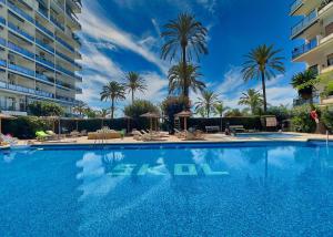 Basen w obiekcie Skol 727 Lovely 2 Bedroom Duplex in Marbella Center lub w pobliżu