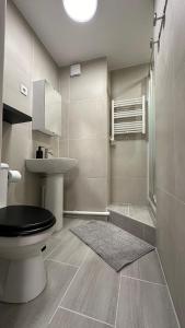 Ванная комната в Lacharriere-Logement entier 38m2