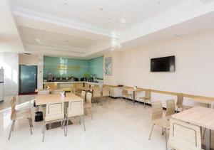 City Comfort Inn Xiangyang Minfa World City Minfa Plaza 레스토랑 또는 맛집