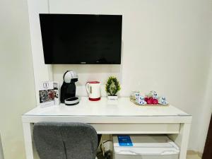 Coffee and tea making facilities at ImeraRooms