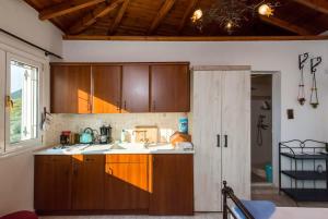 Imagem da galeria de Villa Needa's - Eros Loft with Infinity Pool em Kalamata