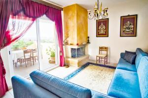 A seating area at Villa Fotini with ocean view Még 33 kép