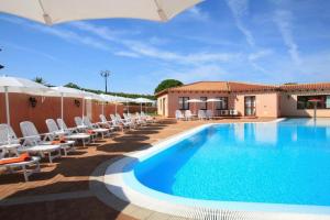 Bazen u ili blizu objekta Résidence Pierre & Vacances Vignola Mare