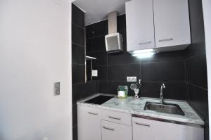 A kitchen or kitchenette at RNET - Puerto Simona 05 - Roses Costa Brava