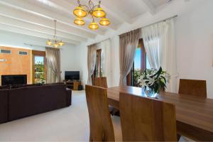 Gallery image of Kampos Villas, pure elegance, By ThinkVilla in Achlades