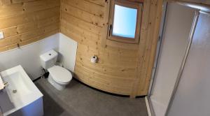 Łazienka w obiekcie Camping & Bungalows Leagi