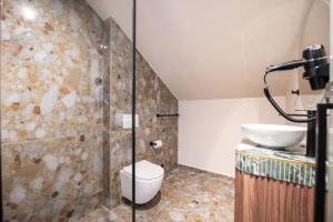 Ένα μπάνιο στο Boem Exclusive Rooms Skadarlija