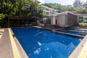 สระว่ายน้ำที่อยู่ใกล้ ๆ หรือใน Studio with forest view - Zen Space by Lofty