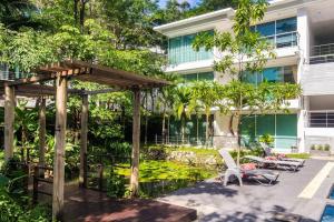 สวนหย่อมนอก Studio with forest view - Zen Space by Lofty