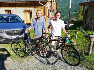 Ciclism la sau în apropiere de Chalet de 3 chambres avec terrasse et wifi a Auris a 6 km des pistes