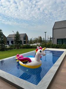 Πισίνα στο ή κοντά στο TRE Khaoyai Pool Villa ทรีเขาใหญ่ พูลวิลล่า