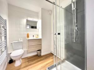 Ένα μπάνιο στο Les 4 Appartements au cœur de Châtellerault