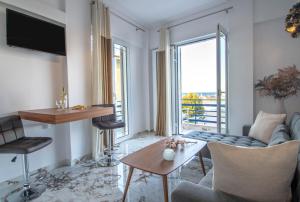 Posezení v ubytování Zante Harbour Suites with free gym services by "elite"