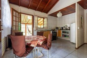 Η κουζίνα ή μικρή κουζίνα στο Cachoeira Privativa + Termas a 8min – Relax Total - Retiro Águas Encantadas +34 φωτογραφίες