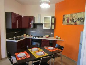 Kuchyň nebo kuchyňský kout v ubytování Cozy apartment in Gagliano del Capo 60 m² with spacious balcony