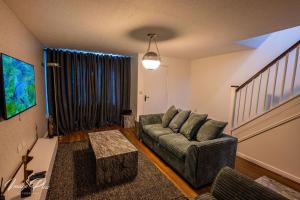 Fotografie z fotogalerie ubytování Stylish 3-Bedroom House v destinaci Rainham + 18 fotografií