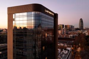 Γενική άποψη της πόλης Βαρκελώνη ή θέα της πόλης από  αυτό το ξενοδοχείο