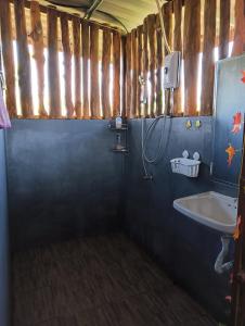 Koupelna v ubytování สุขเสมอ โฮมสเตย์ (Suk-Samer homestay) + 37 fotografií