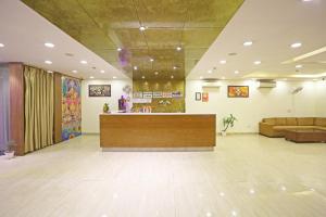 Fuajee või vastuvõtt majutusasutuses Hotel D'Capitol - Delhi Airport