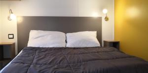 Postel nebo postele na pokoji v ubytování Nosybe37 MH264 Onzain + 10 fotografií