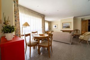 Posezení v ubytování Marinhas Esposende - Moradia V4 com piscina junto à praia by House and People