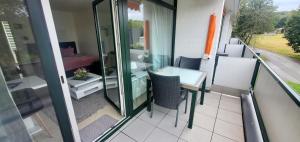 Afbeelding uit fotogalerij van Ferienwohnung Charlie mit Seeblick in Möhnesee +30 foto's