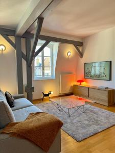 Grand appartement de standing - Metz Centre - Vue Cathédrale - 75m2にあるシーティングエリア