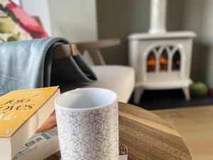 Posezení v ubytování The Gate Lodge at Dunnanew - 4 Star- Sleeps 5