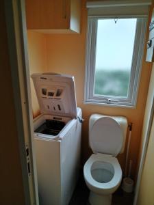 Galeriebild der Unterkunft MOBIL HOME 43 dans Camping 4 Etoiles in Gastes