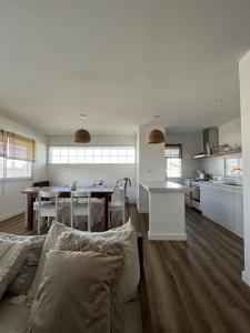 Gallery image of Casa Coco - Casa Zona Faro Para 5 PAX a 3 Cuadras del Mar - Hola sur in Mar del Plata +13 photos