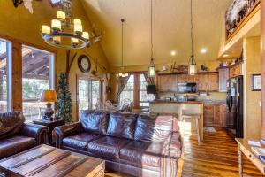 Dapur atau dapur kecil di Big Pine Lodge