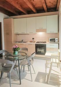 Kuchyň nebo kuchyňský kout v ubytování Picnic Apartment