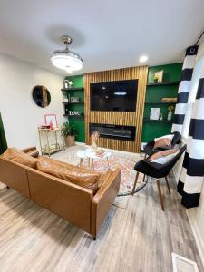 Cozy home 15 min from airport and Downtown 휴식 공간