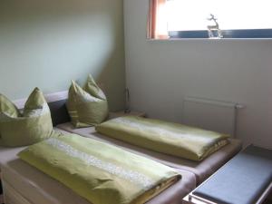 Säng eller sängar i ett rum på Gutsweg One - Apartment 2