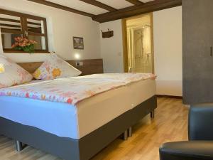 Afbeelding uit fotogalerij van Holiday apartment "Cornflower" in Irmenach