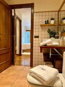 Koupelna v ubytování Avet, Acogedor alojamiento en Llívia + 24 fotografií