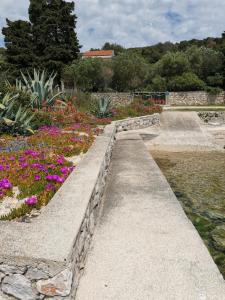 Vonkajšia záhrada v ubytovaní Apartment in Mali Lošinj with Seaview, Terrace, Air condition, WIFI (3780-2)